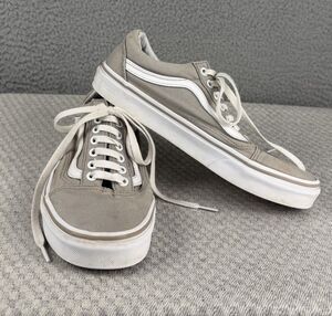 Vans Old Skool Lace Up Skater Shoes Mens Size 7.5, Women’s Size 9 Tan & White